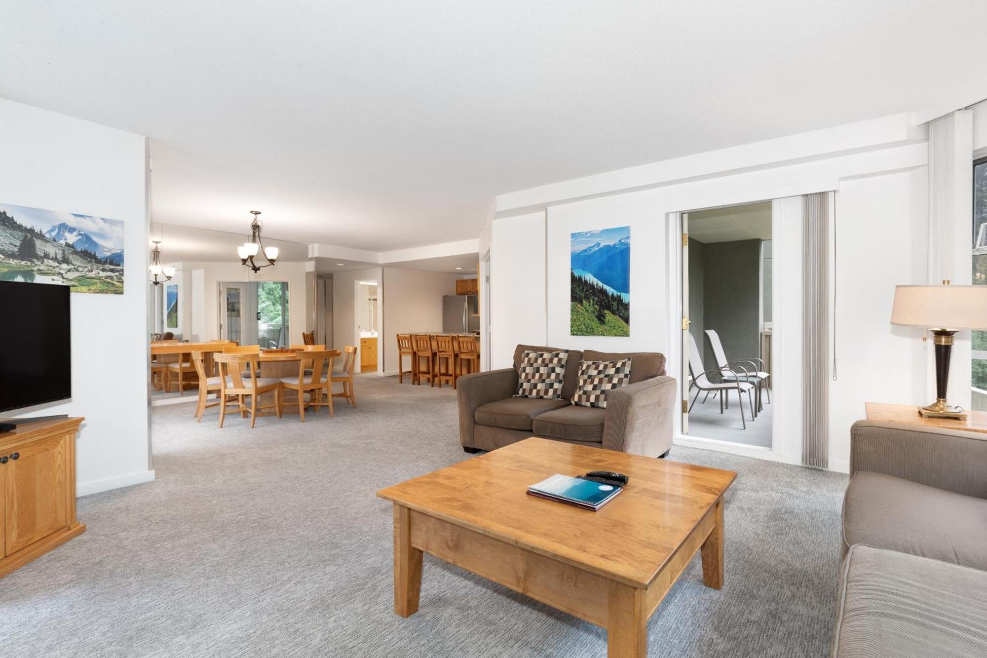 The Woodrun Lodge By Whiski Jack Whistler Eksteriør billede