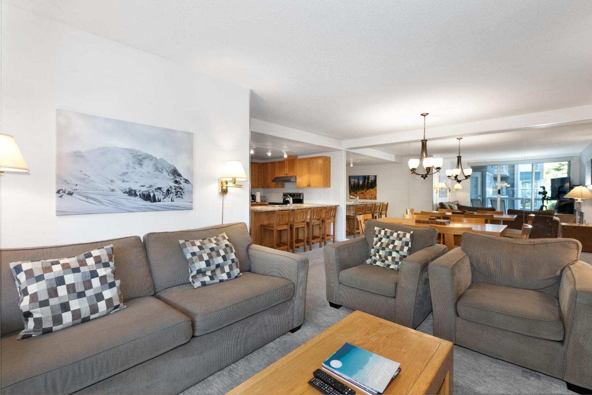 The Woodrun Lodge By Whiski Jack Whistler Eksteriør billede