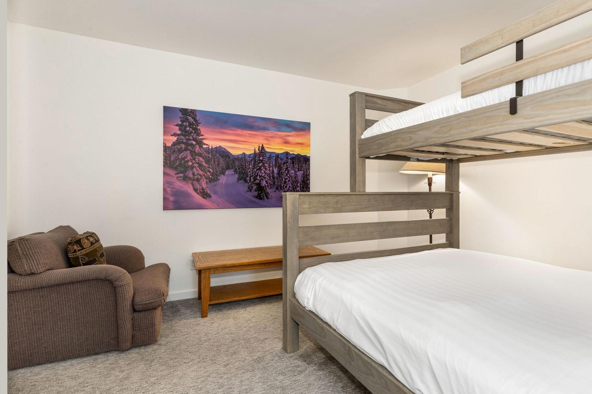 The Woodrun Lodge By Whiski Jack Whistler Eksteriør billede